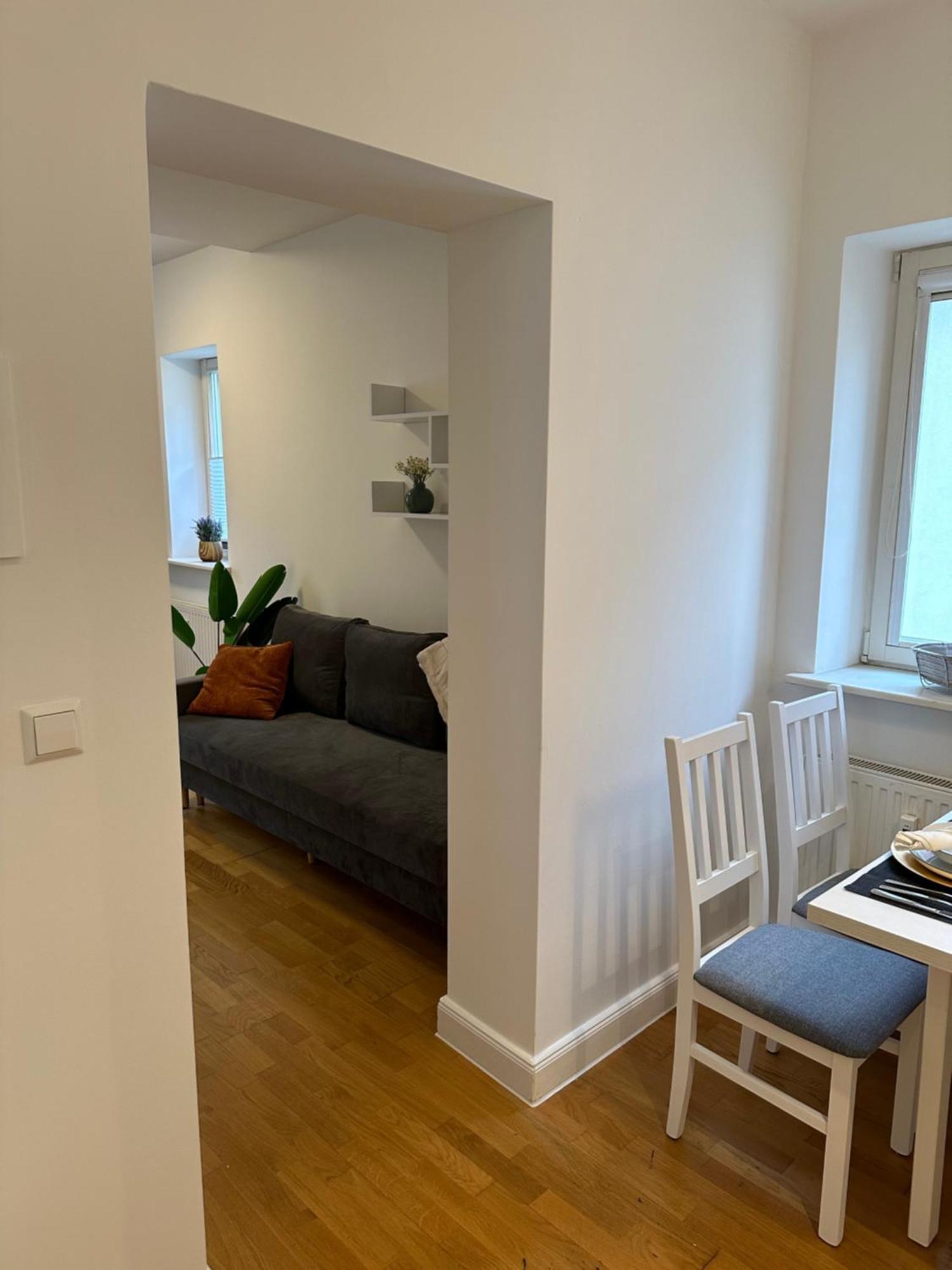 Bella Casa - Business&Family, 100M Zum Konzerteingang Schloss, Parkplatz, Smarttv, Netflix, Waschmaschine, 24H Checkin, 36Qm, Ap 12 Людвигсбург Экстерьер фото