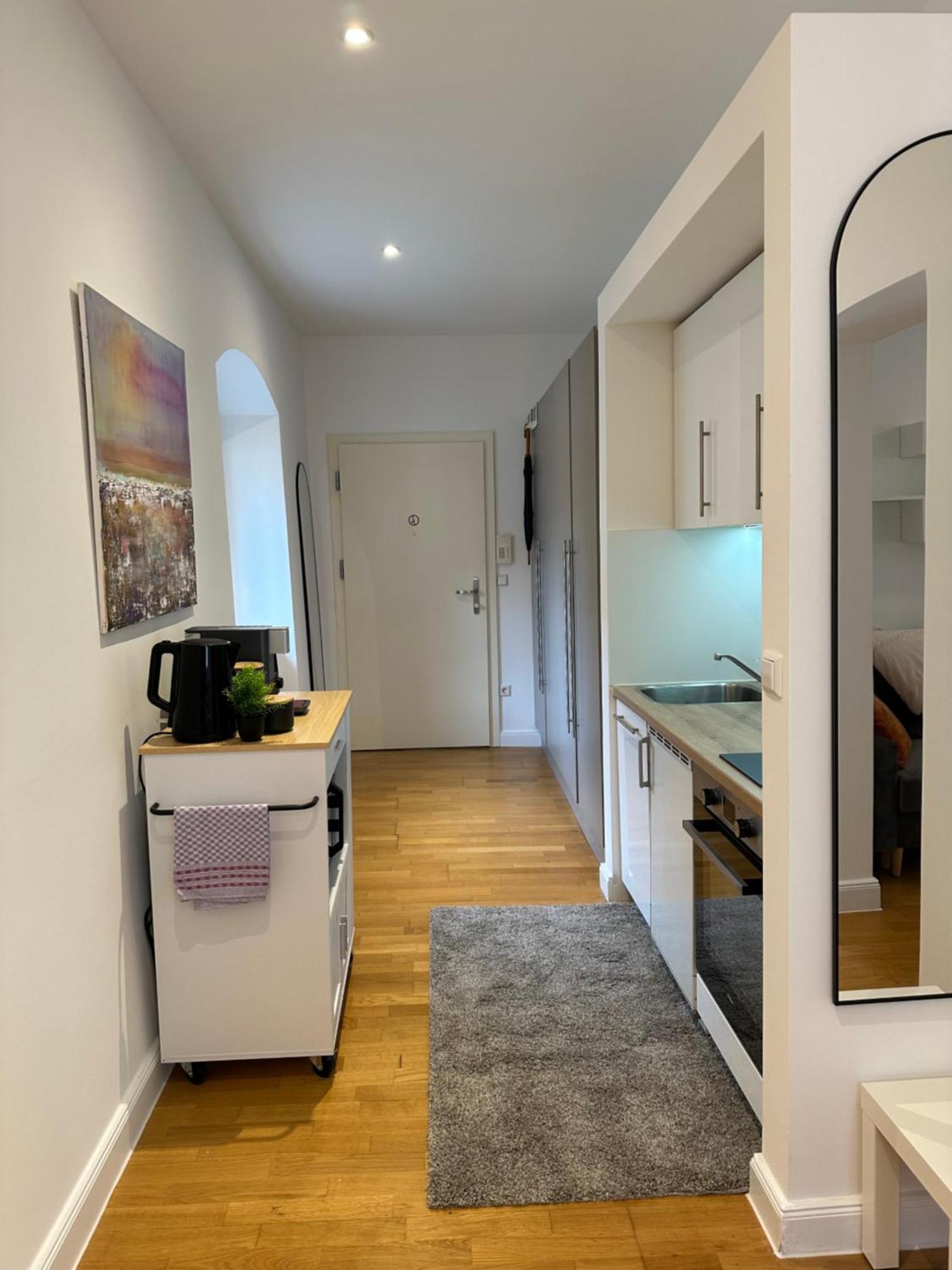 Bella Casa - Business&Family, 100M Zum Konzerteingang Schloss, Parkplatz, Smarttv, Netflix, Waschmaschine, 24H Checkin, 36Qm, Ap 12 Людвигсбург Экстерьер фото