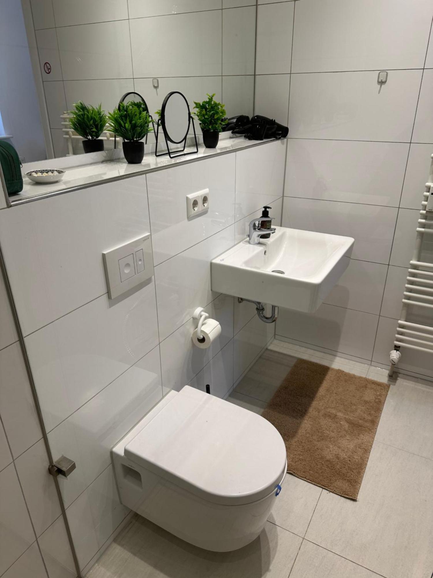 Bella Casa - Business&Family, 100M Zum Konzerteingang Schloss, Parkplatz, Smarttv, Netflix, Waschmaschine, 24H Checkin, 36Qm, Ap 12 Людвигсбург Экстерьер фото
