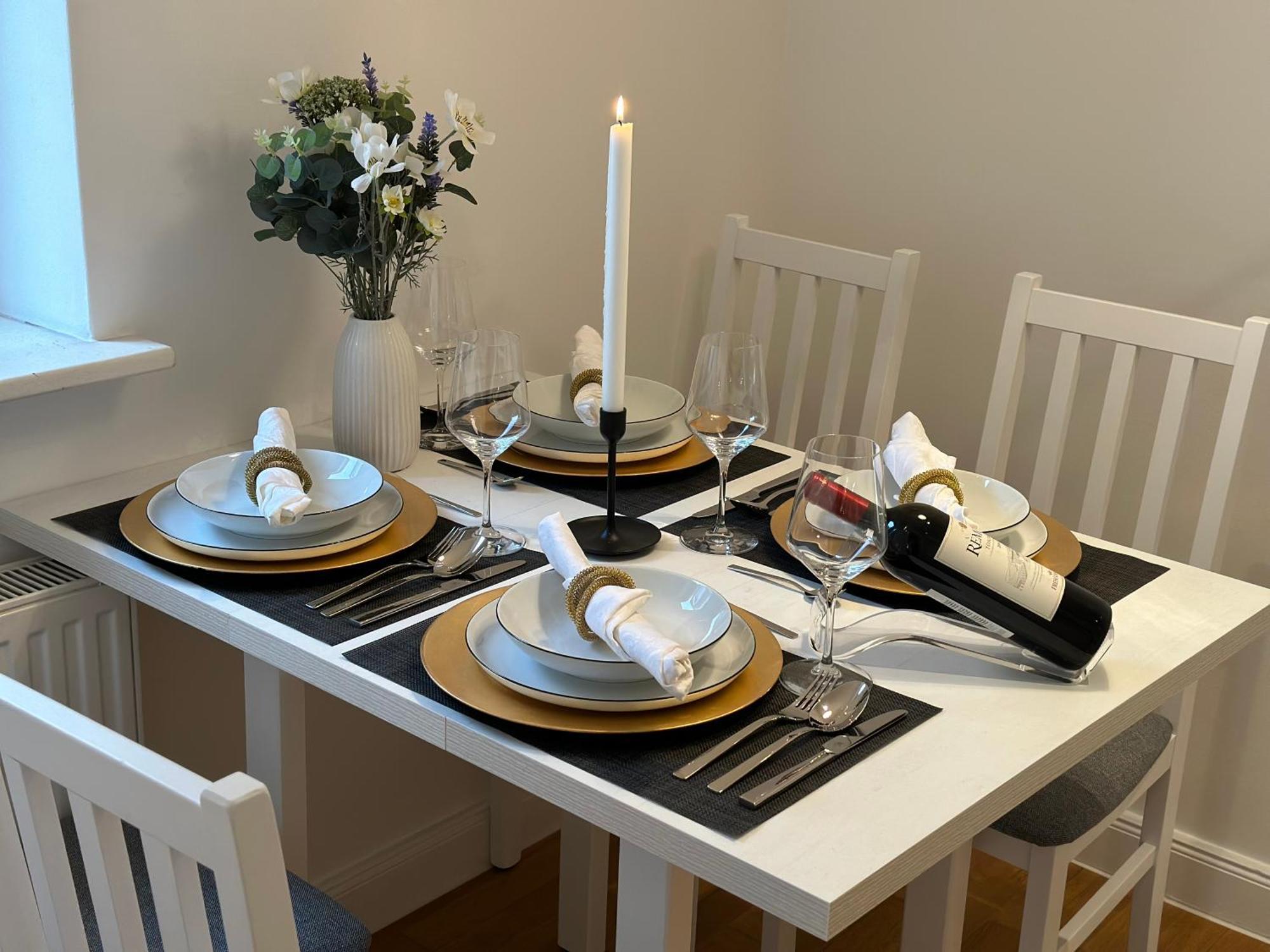Bella Casa - Business&Family, 100M Zum Konzerteingang Schloss, Parkplatz, Smarttv, Netflix, Waschmaschine, 24H Checkin, 36Qm, Ap 12 Людвигсбург Экстерьер фото