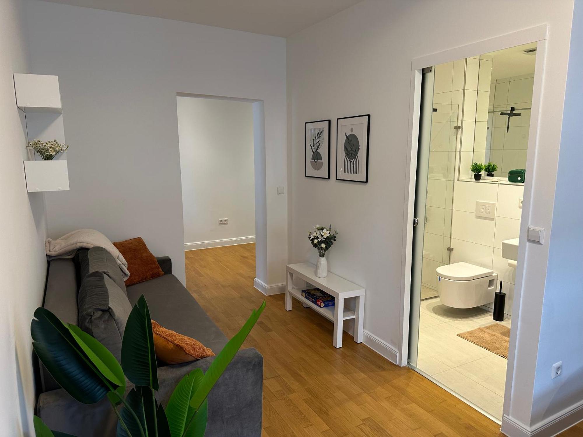 Bella Casa - Business&Family, 100M Zum Konzerteingang Schloss, Parkplatz, Smarttv, Netflix, Waschmaschine, 24H Checkin, 36Qm, Ap 12 Людвигсбург Экстерьер фото